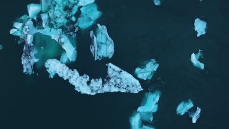 Eisberge-Schmelzen-In-Der-Gletscherlagune-Jökulsárlón-Bei-Sonnenaufgang-In-Island