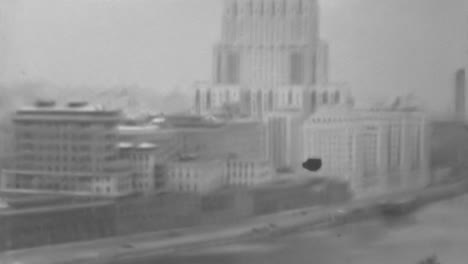 Panorama-of-the-Hudson-River-and-Buildings-on-One-Side-in-New-York-in-the-1930s