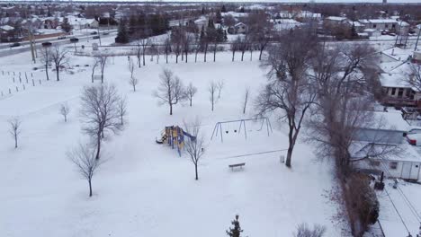 Wunderschöne-Winter-Luftaufnahmen-Der-Stadt-Winnipeg,-Kanada