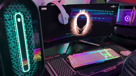 Hightech-E-Sport-Alienware-Gaming-Stationen-Bei-Odyssey-VR-In-Irvine,-Kalifornien