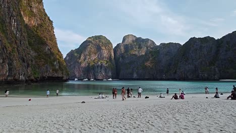 Der-Beliebteste-Strand-In-Thailand-Maya-Bay