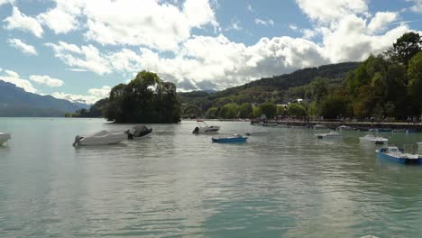 Nestled-at-an-altitude-of-400-metres-in-the-heart-of-the-Alps,-France's-Lake-Annecy-is-considered-the-purest-lake-in-Europe