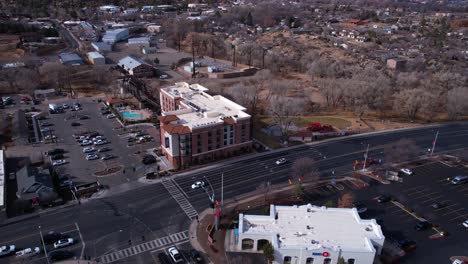 Aerial-View-of-Hilton-Garden-Inn-Prescott-and-Downtown-Traffic,-Arizona-USA