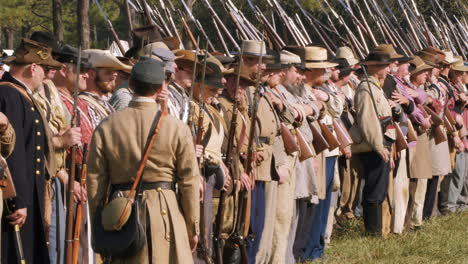 Confederate-Soldiers-Line-Up