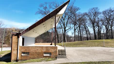 Outside-Theatre-structure-at-Muskegon's-McGraft-Park-in-early-springtime