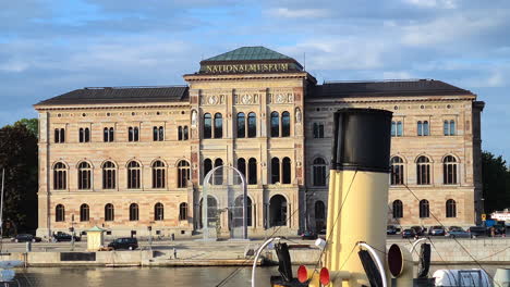 Exterior-Del-Edificio-Del-Museo-Nacional-De-Bellas-Artes,-Museo-Nacional,-Estocolmo,-Suecia