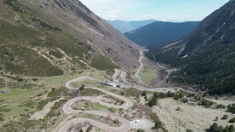 Paso-De-Montaña-Bonaigua-En-Los-Pirineos-Españoles,-Cataluña,-España---Antena-4k