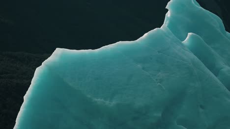 Closeup-Of-Bluish-Iceberg-On-Argentino-Lake-In-Los-Glaciares-National-Park,-Santa-Cruz,-Argentina