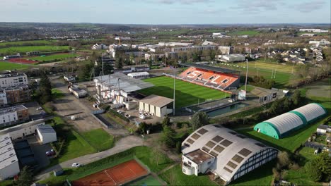 Francis-Le-Basser-Stadion-In-Laval,-Frankreich