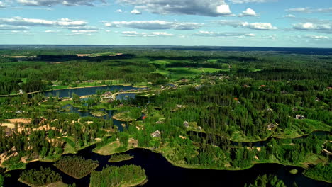 Paisajes-Aéreos-De-Parques-Nacionales,-Vida-Silvestre,-Estilos-De-Vida-Y-Naturaleza-De-Aventura.