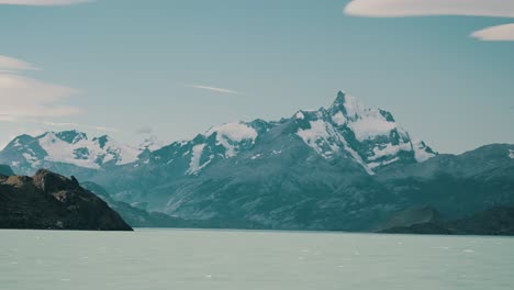 Gletscherblick-Vom-Lago-Argentino,-Landschaft-Patagoniens,-Argentinien---POV