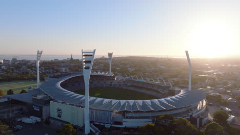 Cielos-Aéreos-Soleados-Sobre-El-Parque-Kardinia-De-Geelong,-Incluido-El-Estadio-Joel-Selwood