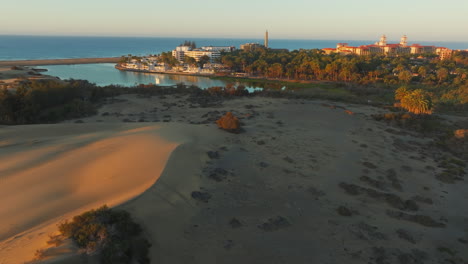 Luftaufnahme-Der-Goldenen-Natur:-Sonnenaufgang-über-Maspalomas-Auf-Gran-Canaria