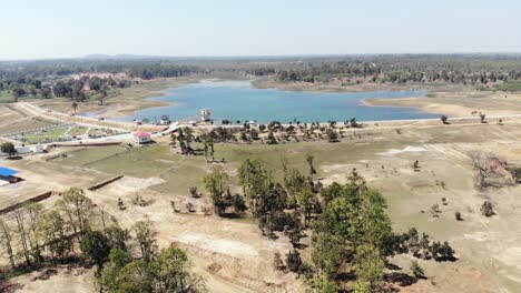 Aerial-shot-of-beautiful-park-inaugurated-by-Hemant-Soren-in-Lakshanpur-dam-in-Chatra,-Jharkhand,-India-with-beautiful-blue-water-lake