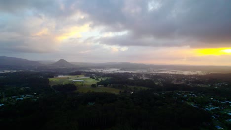 Panorama-De-Alojamiento-En-El-Interior-De-Noosa-Durante-Escapadas-En-Sunshine-Coast,-Queensland,-Australia