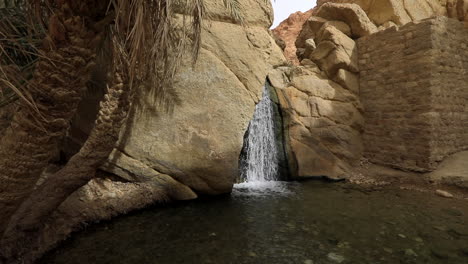 Waterfall-In-Mountain-Oasis-Of-Chebika-In-Tozeur,-Tunisia