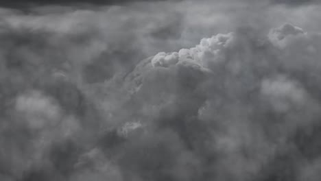 Dunkler-Himmel-Und-Graue-Cumulonimbuswolken,-Gewitter-Im-Dunklen-Himmel