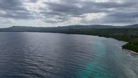 Drohnenaufnahmen-Der-Küste-Von-Siquijor-Auf-Den-Philippinen