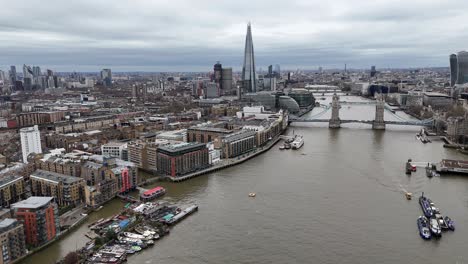 Zentrum-Von-London,-Tower-Bridge-Und-Die-Themse,-Drohne,-Luftaufnahme