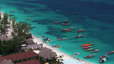 Paisaje-Marino-Exótico-Con-Barcos-En-La-Costa-De-Zanzíbar-En-África