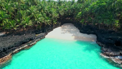 Luftaufnahme-Vom-Battery-Beach-In-Ilheu-Das-Rolas,-São-Tomé,-Afrika