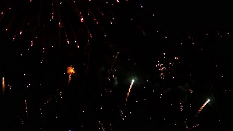 Nachtfest-In-Pattaya-Helles-Feuerwerk-Am-Strand