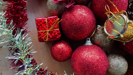 Close-Up-of-Golden-and-Red-Christmas-Balls-on-a-Christmas-Background