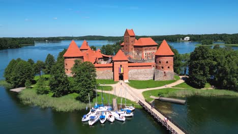 4K-Drohnenaufnahmen-Der-Inselburg-Trakai---Trajan---Litauen