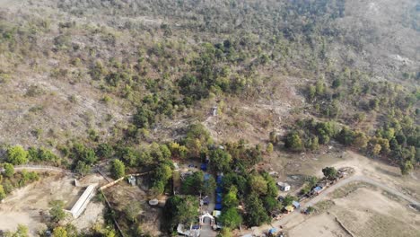 Aerial-shot-of-temple-premise-with-forest-of-Maa-Kauleshwari-Temple,-Chatra,-Jharkhand,-India