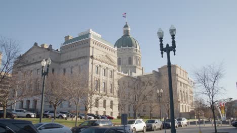 Outside-of-Indiana-state-capitol-building-in-Indianapolis,-Indiana-with-video-at-an-angle-tilting-down