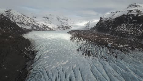 Impresionante-Vista-Del-Glaciar-Vatnajokull-Y-La-Cordillera-Nevada-En-Islandia
