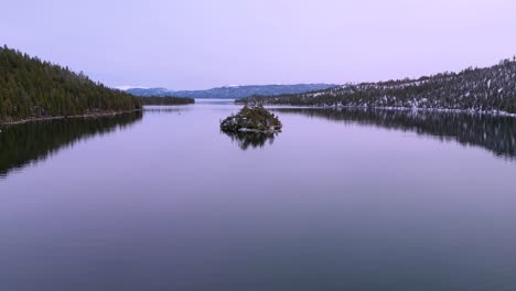 Luftaufnahme-Der-Insel-In-Der-Emerald-Bay,-Lake-Tahoe,-Kalifornien