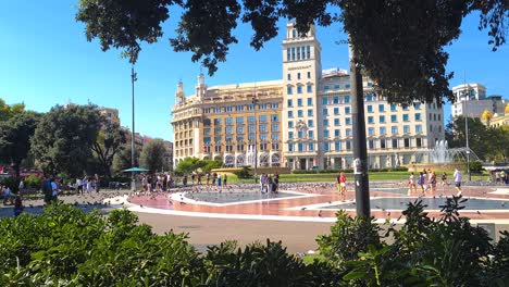 Plaza-Catalunya,-Barcelona,-Spain