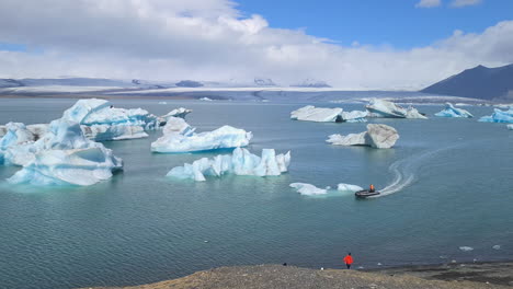 Laguna-Glaciar-Jokulsarlon,-Islandia,-Icebergs-Y-Agua-Azul,-Panorama