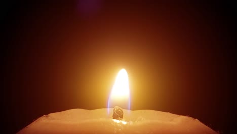 A-Tranquil-Reflection:-Candlelight-Illuminating-Memories,-Nostalgia,-and-Contemplation-in-a-Cozy-Atmosphere-of-Peaceful-Serenity-and-Gentle-Warmth