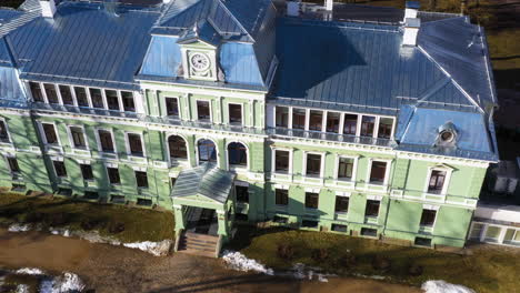Luxury-mansion,-Kokmuiza-manor,-baroque-style-in-Latvia