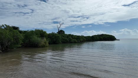 Playa-Caleton-Strand-Umgeben-Von-üppiger-Vegetation,-Rio-San-Juan-In-Der-Dominikanischen-Republik