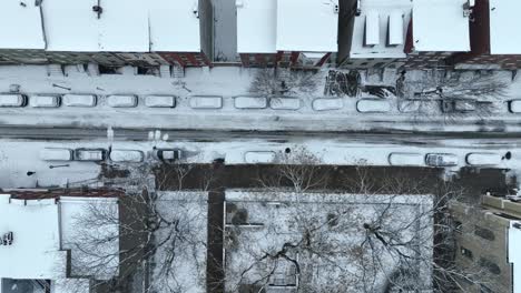 Coches,-Casas-Y-Edificios-Cubiertos-De-Nieve-En-Las-Calles-Americanas-De-La-Ciudad-En-EE.UU.