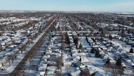 Wunderschöne-Winter-Luftaufnahmen-Der-Stadt-Winnipeg,-Manitoba,-Kanada