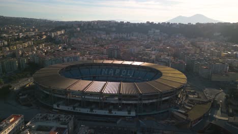 Hermoso-Dron-En-órbita-Disparado-Sobre-El-Estadio-Diego-Armando-Maradona-Al-Amanecer