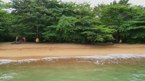 Vista-Lateral-Baja-Desde-Sundy-Beach-Resort-En-Prince-Island,-Santo-Tomé,-África