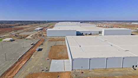 Aerial-pan-of-Ford's-Megacampus-BlueOval-City,-showcasing-the-facilities'-electric-vehicle-and-battery-manufacturing-in-Stanton,-Tennessee