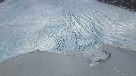 Gran-Glaciar-Vatnajokull-En-El-Sur-De-Islandia,-Vista-Aérea-Inclinada-Hacia-Abajo