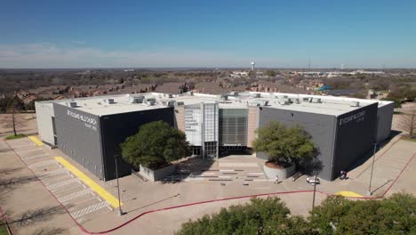 Aerial-video-of-the-Thousand-Hills-Church-in-Hickory-Creek-Texas