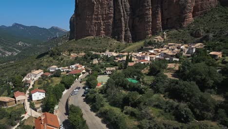 Colossal-conglomerate-cliffs-are-located-near-the-village-of-Riglos