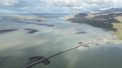Island-Ringroute-1-Borgarnes-Brücke-über-Borgarfjörður