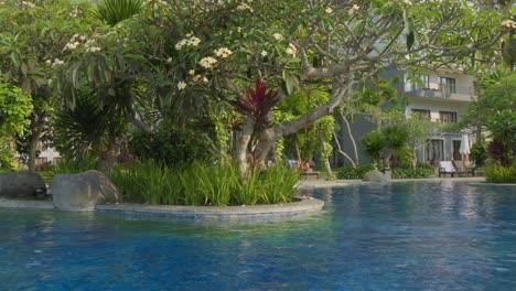 Hotel-Bintang-Flores---Hotel-Y-Resort-Junto-A-La-Playa-Con-Piscina-Al-Aire-Libre-En-Labuan-Bajo,-Indonesia