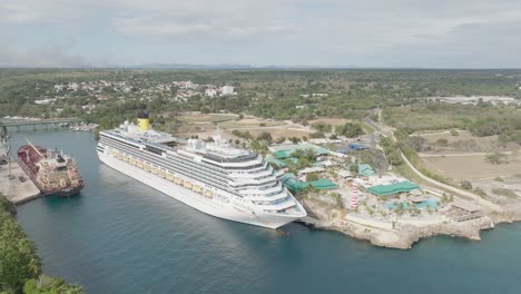 Cruise-pier-and-terminal-of-La-Romana-tourist-port,-Dominican-Republic