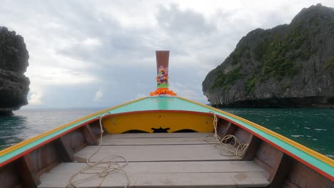 Traveling-with-a-classic-Thai-longtail-boat