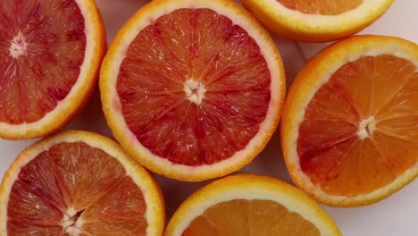 Frische-Orangen-Halbieren